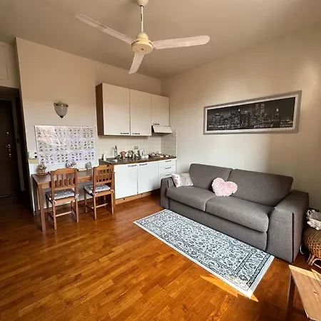 Sunday's Flat/monolocale Zona Bocconi Apartamento